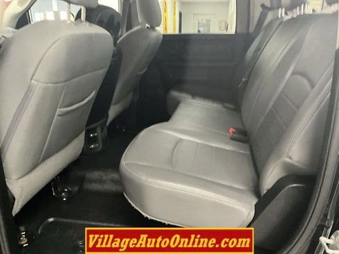 Used 2017 RAM 1500 4x4 Crew Cab image 25