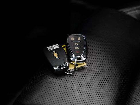 Used 2017 Chevrolet Camaro SS RWD image 57