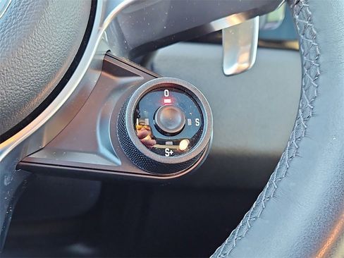 Certified 2023 Porsche Cayenne Platinum Edition image 19