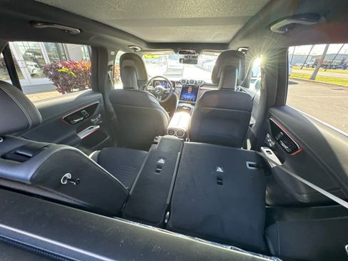Used 2025 Mercedes-Benz GLC 300 image 10