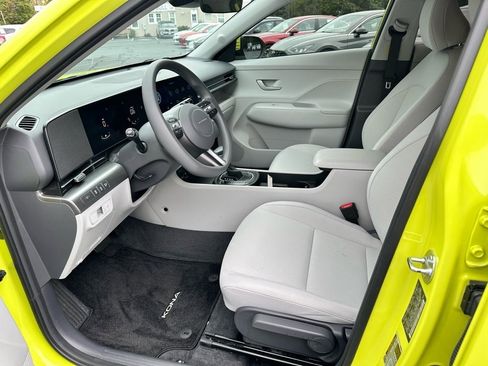 Used 2024 Hyundai Kona SE image 15