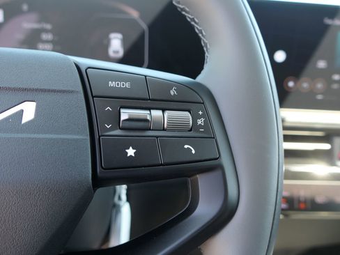 New 2025 Kia EV6 Wind image 15