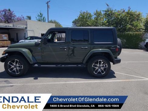 Used 2024 Jeep Wrangler Unlimited AWD/4WD image 5