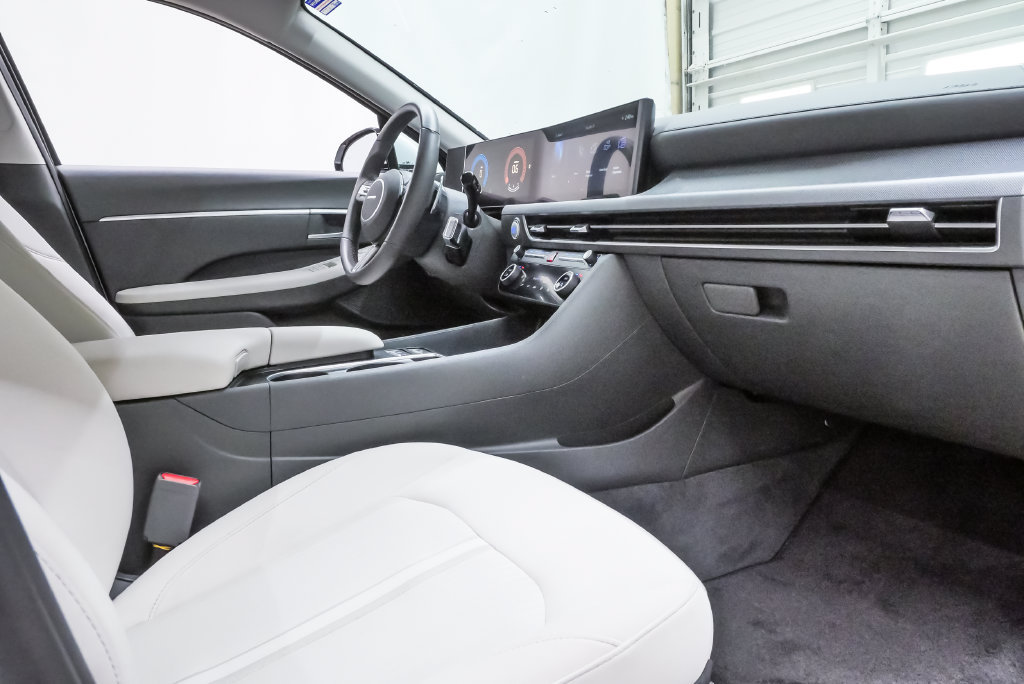 Used 2026 Hyundai Sonata SEL FWD image 12