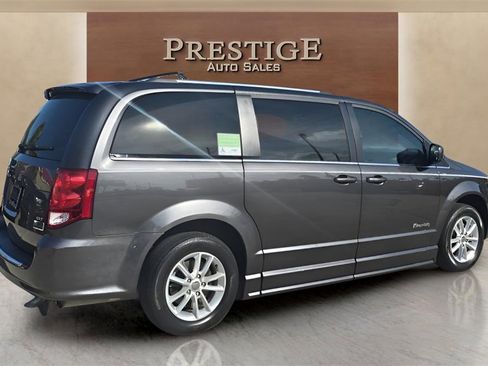 Used 2020 Dodge Grand Caravan SXT image 85
