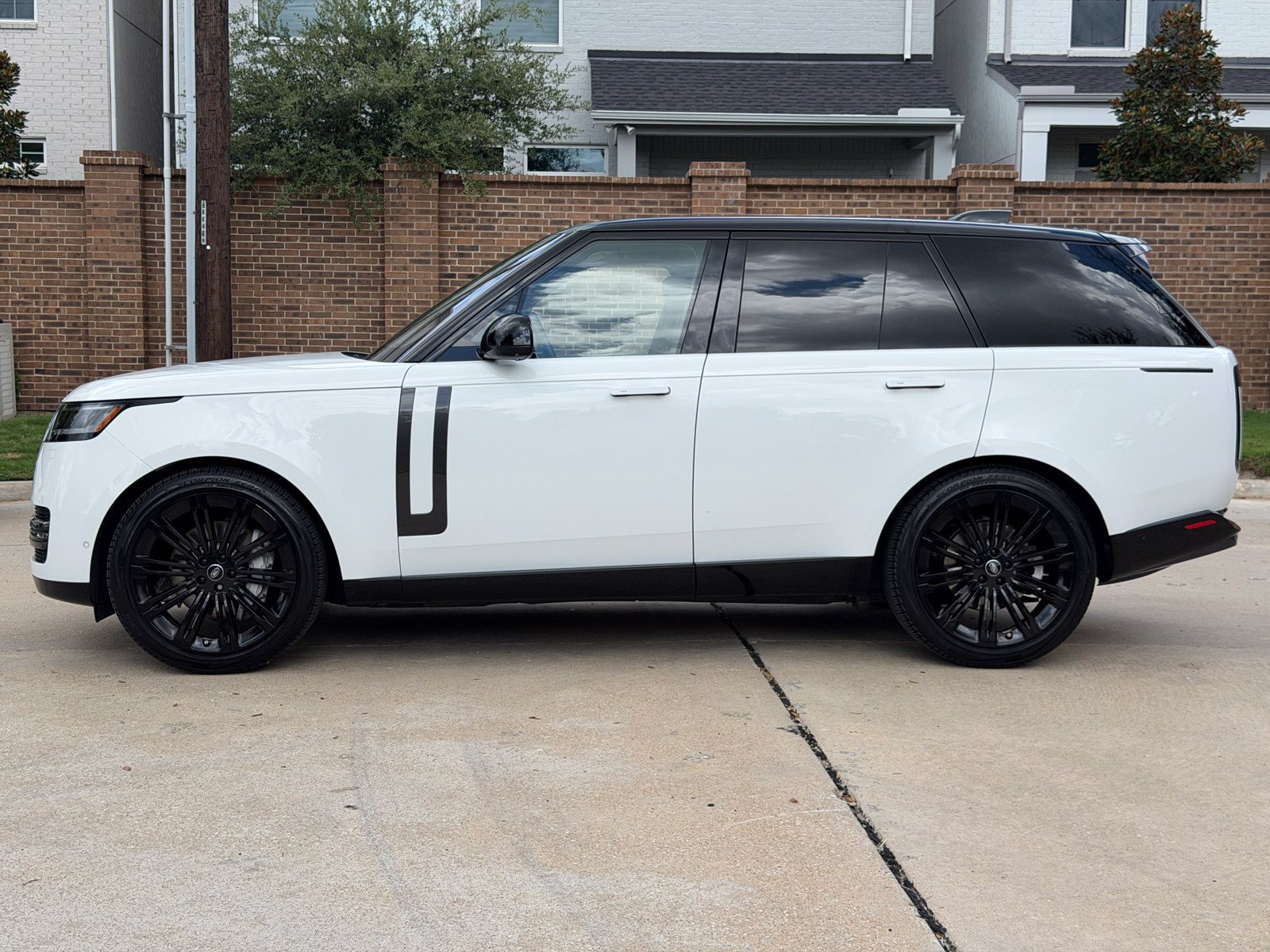 Used 2022 Land Rover Range Rover SE AWD/4WD image 11