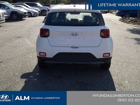 New 2026 Hyundai Venue SE FWD image 8