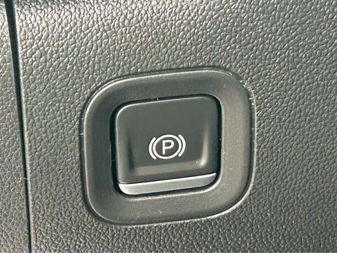 Used 2022 Chevrolet Silverado 1500 LT w/ Bed Protection Package image 20