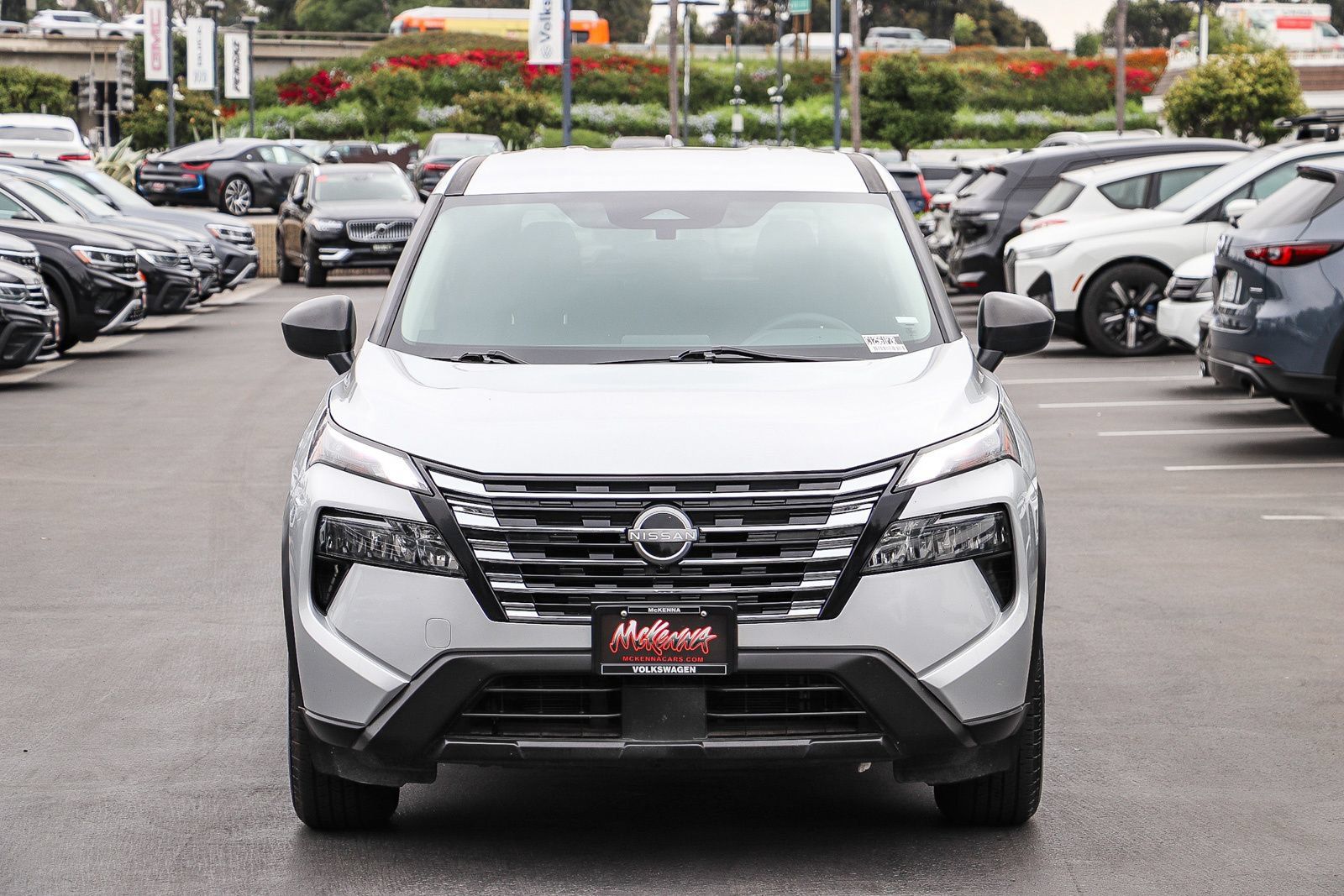Used 2024 Nissan Rogue S FWD image 2