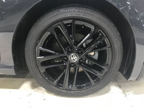 Used 2025 Toyota Camry SE FWD image 10