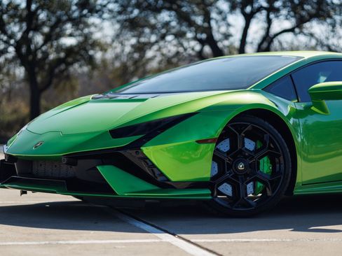 Used 2023 Lamborghini Huracan Tecnica image 16