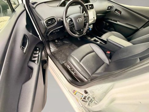 Used 2022 Toyota Prius XLE FWD image 10