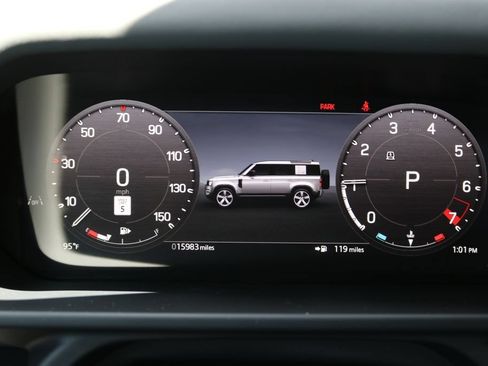 Used 2025 Land Rover Defender 110 X-Dynamic SE AWD/4WD image 28