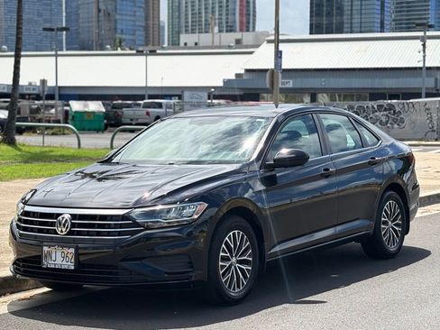 Used 2021 Volkswagen Jetta SE FWD image 1