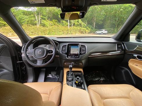 Used 2018 Volvo XC90 T6 Momentum w/ Convenience Package AWD/4WD image 43