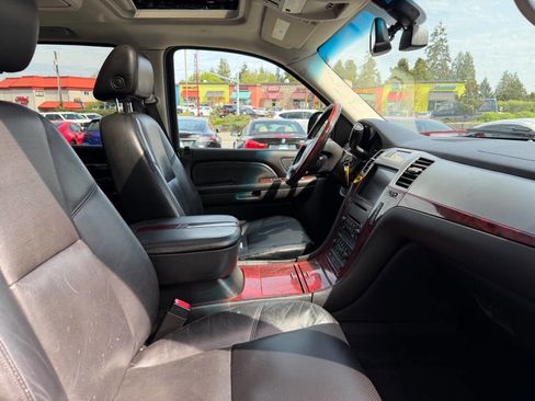 Used 2008 Cadillac Escalade ESV AWD image 16