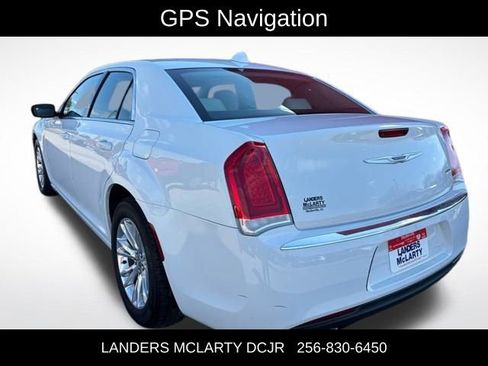 Used 2019 Chrysler 300 Touring L w/ Quick Order Package 22F image 4