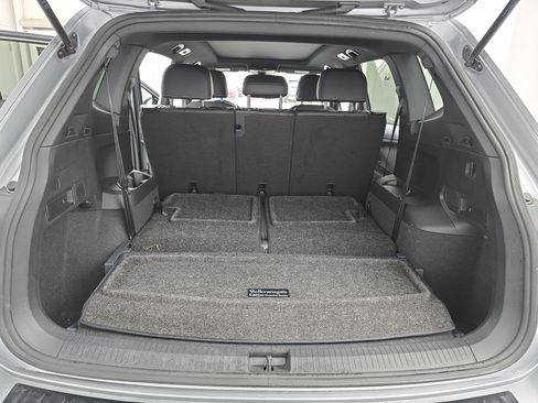 Certified 2023 Volkswagen Tiguan SE R-Line image 13