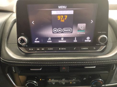 Used 2021 Nissan Rogue S FWD image 25