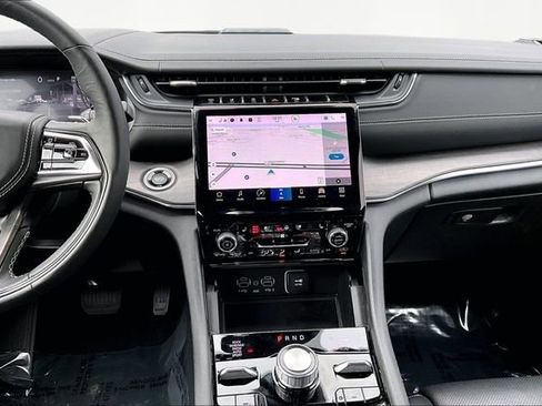 Used 2023 Jeep Grand Cherokee Overland w/ Advanced Protech Group III image 9