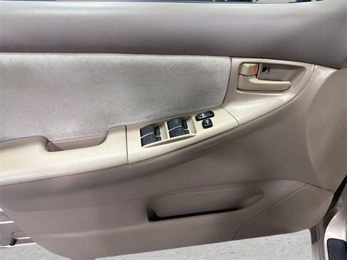 Used 2005 Toyota Corolla image 9