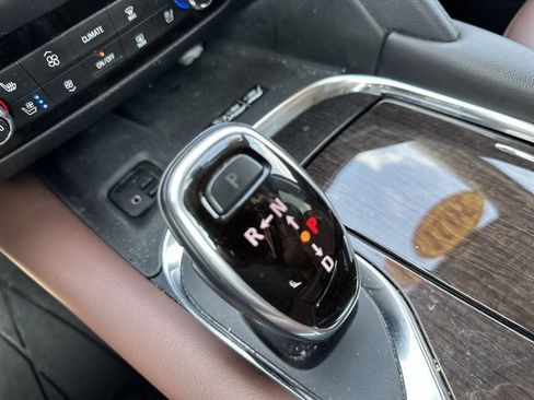 Used 2021 Buick Enclave Avenir w/ Avenir Technology Package AWD/4WD image 24