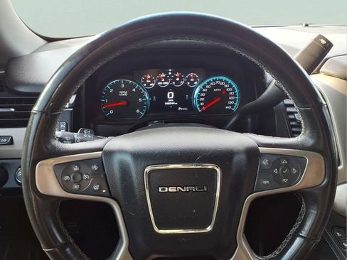 Used 2018 GMC Yukon Denali w/ Open Road Package AWD/4WD image 9