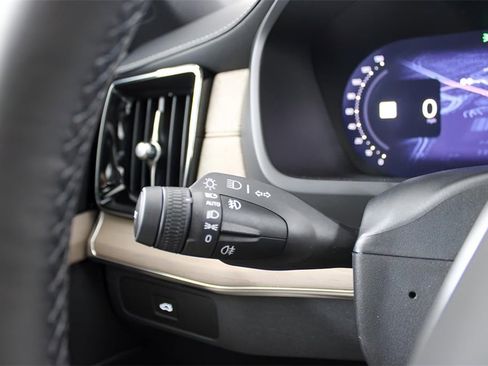 New 2026 Volvo XC90 B6 Plus w/ Protection Package Premier image 20