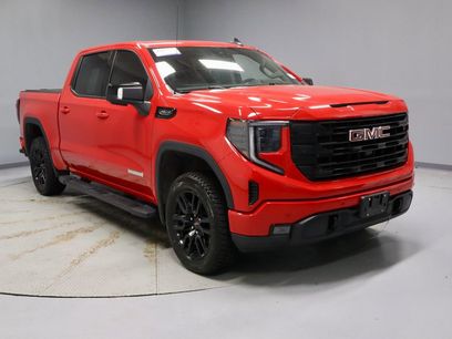 Used 2025 GMC Sierra 1500 Elevation w/ Elevation Premium Package