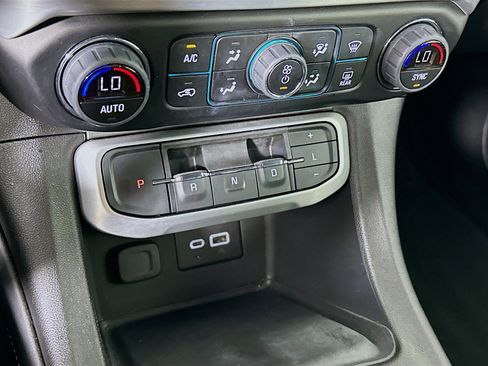 Used 2023 GMC Acadia SLE w/ Driver Convenience Package image 24