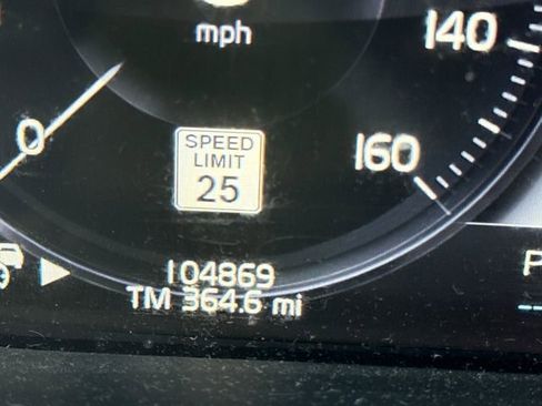 Used 2019 Volvo XC90 T5 R-Design image 19