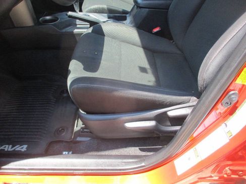 Used 2015 Toyota RAV4 XLE AWD/4WD image 19