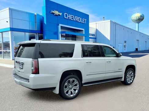 Used 2018 GMC Yukon XL Denali w/ Open Road Package AWD/4WD image 3