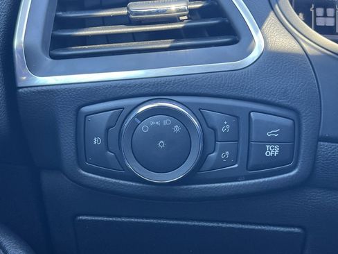 Certified 2022 Ford Edge Titanium w/ Equipment Group 301A image 18