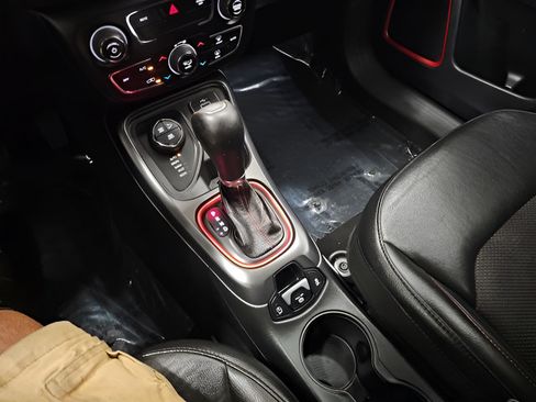 Used 2019 Jeep Compass Trailhawk AWD/4WD image 21