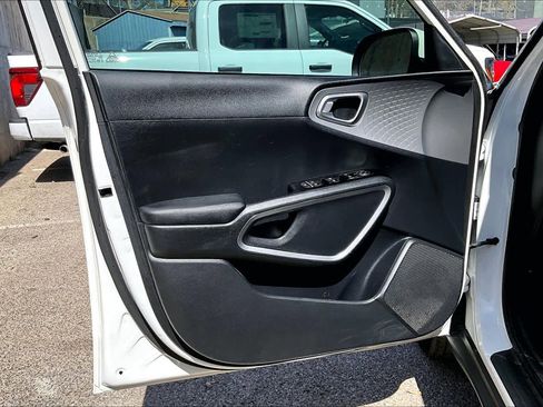 Used 2022 Kia Soul LX w/ Technology Package image 22