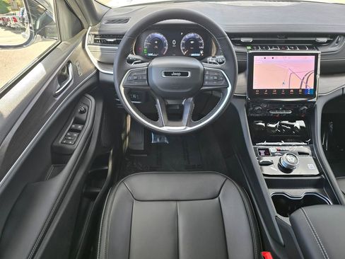 New 2025 Jeep Grand Cherokee L Limited image 29