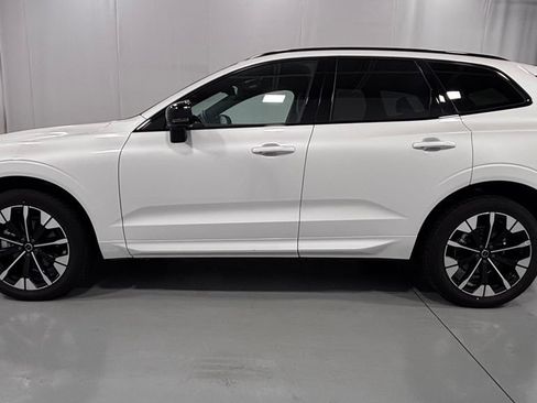 Certified 2026 Volvo XC60 B5 Plus AWD/4WD image 9