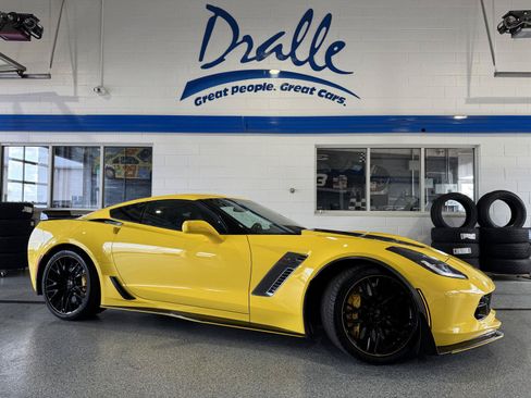 Used 2016 Chevrolet Corvette Z06 w/ 3LZ Preferred Equipment Group RWD image 1