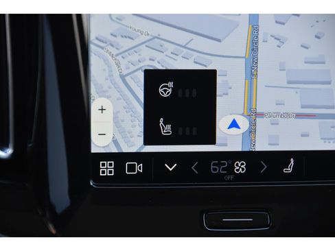 Certified 2025 Volvo XC40 B5 Plus w/ Protection Package Premier image 23