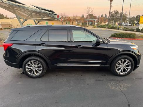 Used 2022 Ford Explorer Limited AWD/4WD image 7