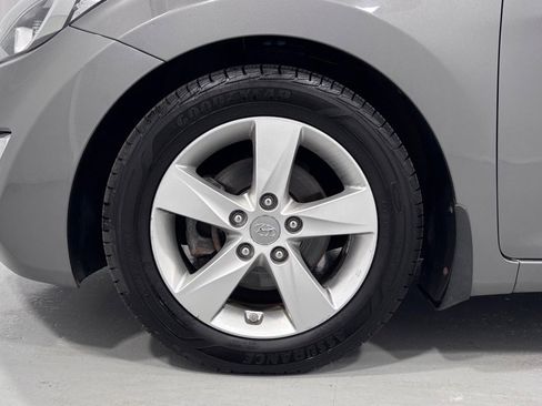 Used 2013 Hyundai Elantra GLS w/ Preferred Pkg FWD image 30
