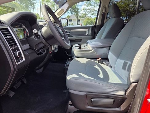 Used 2019 RAM 1500 Classic SLT AWD/4WD image 14