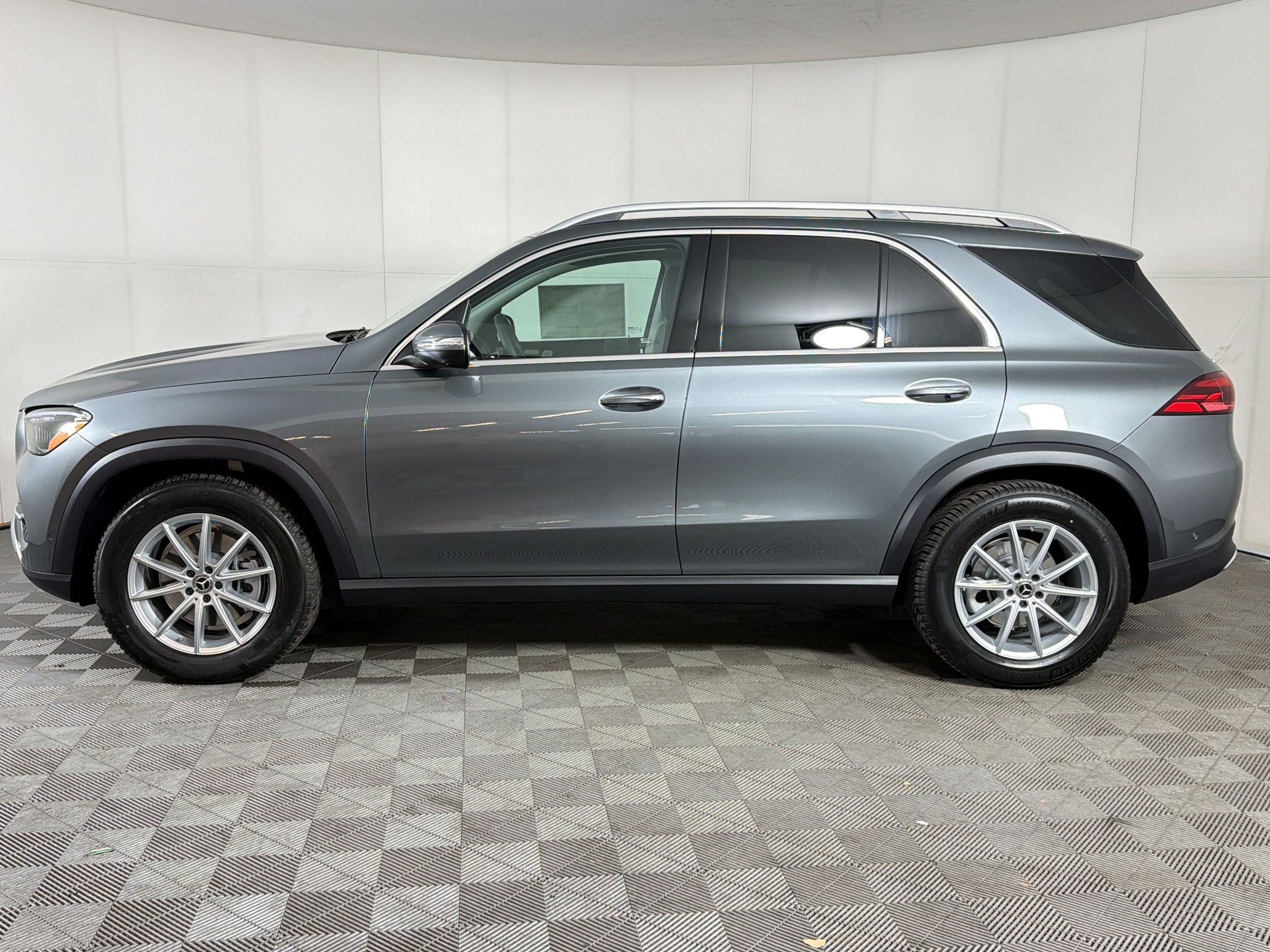Used 2026 Mercedes-Benz GLE 350 4MATIC image 2