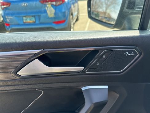 Certified 2022 Volkswagen Tiguan SEL R-Line image 17