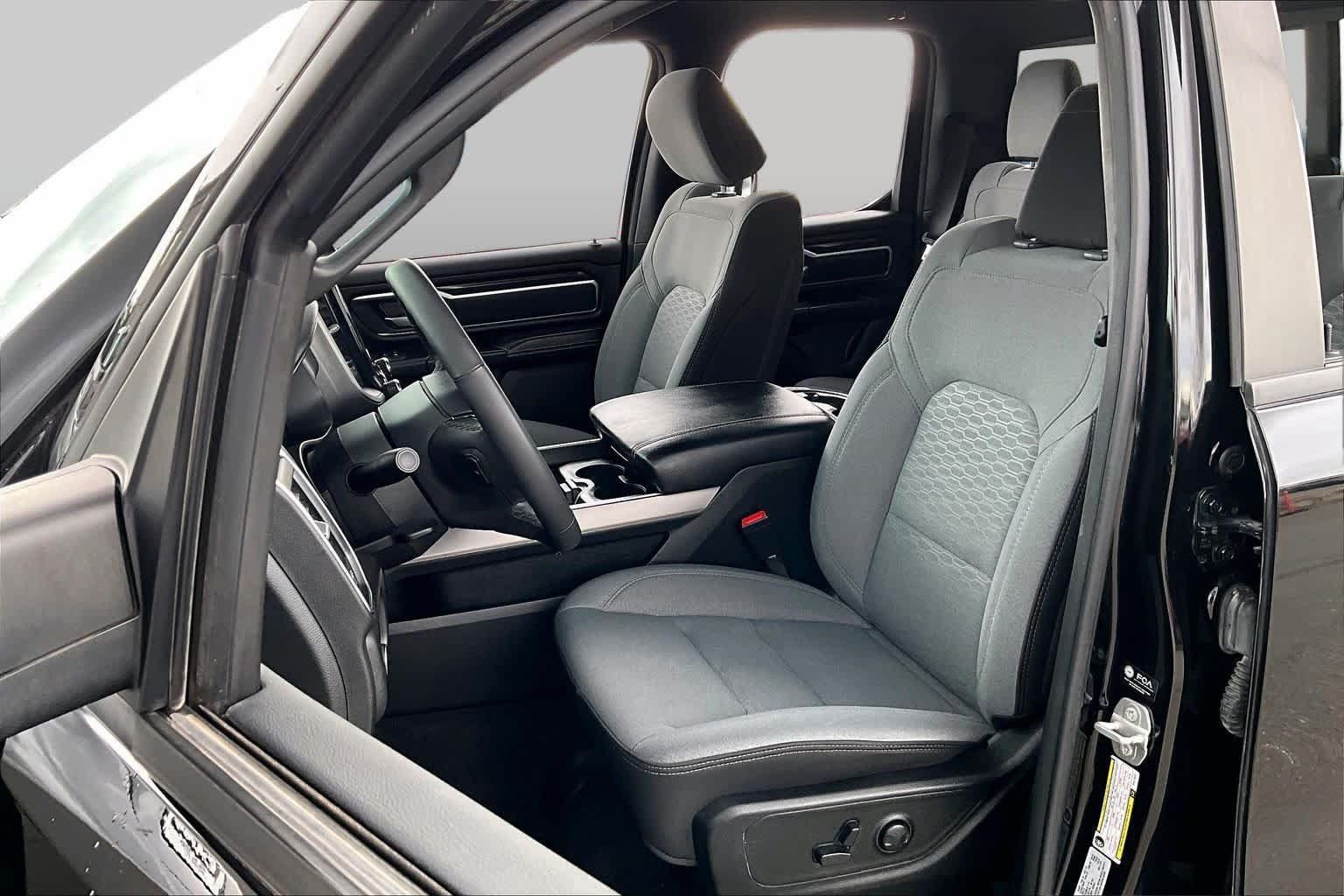 Used 2025 RAM 1500 Big Horn AWD/4WD image 8