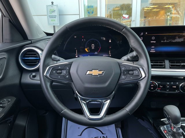 Used 2025 Chevrolet Trax LT w/ LT Convenience Package FWD image 28