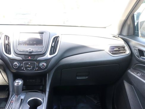 Used 2021 Chevrolet Equinox LT FWD image 18