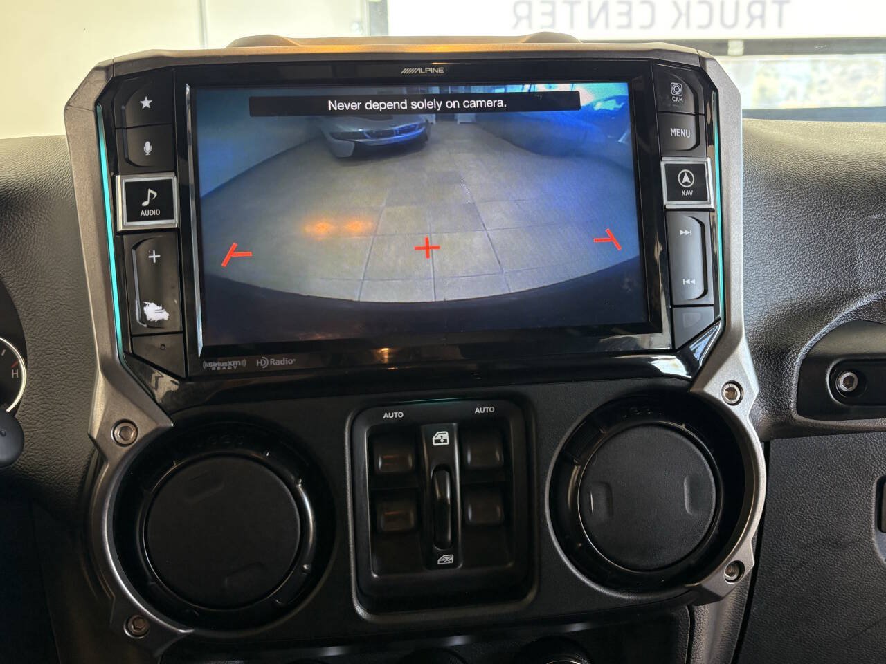 Used 2017 Jeep Wrangler Unlimited Rubicon AWD/4WD image 26