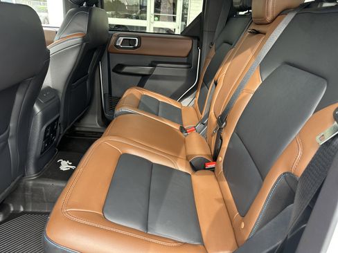 Used 2024 Ford Bronco Outer Banks image 12